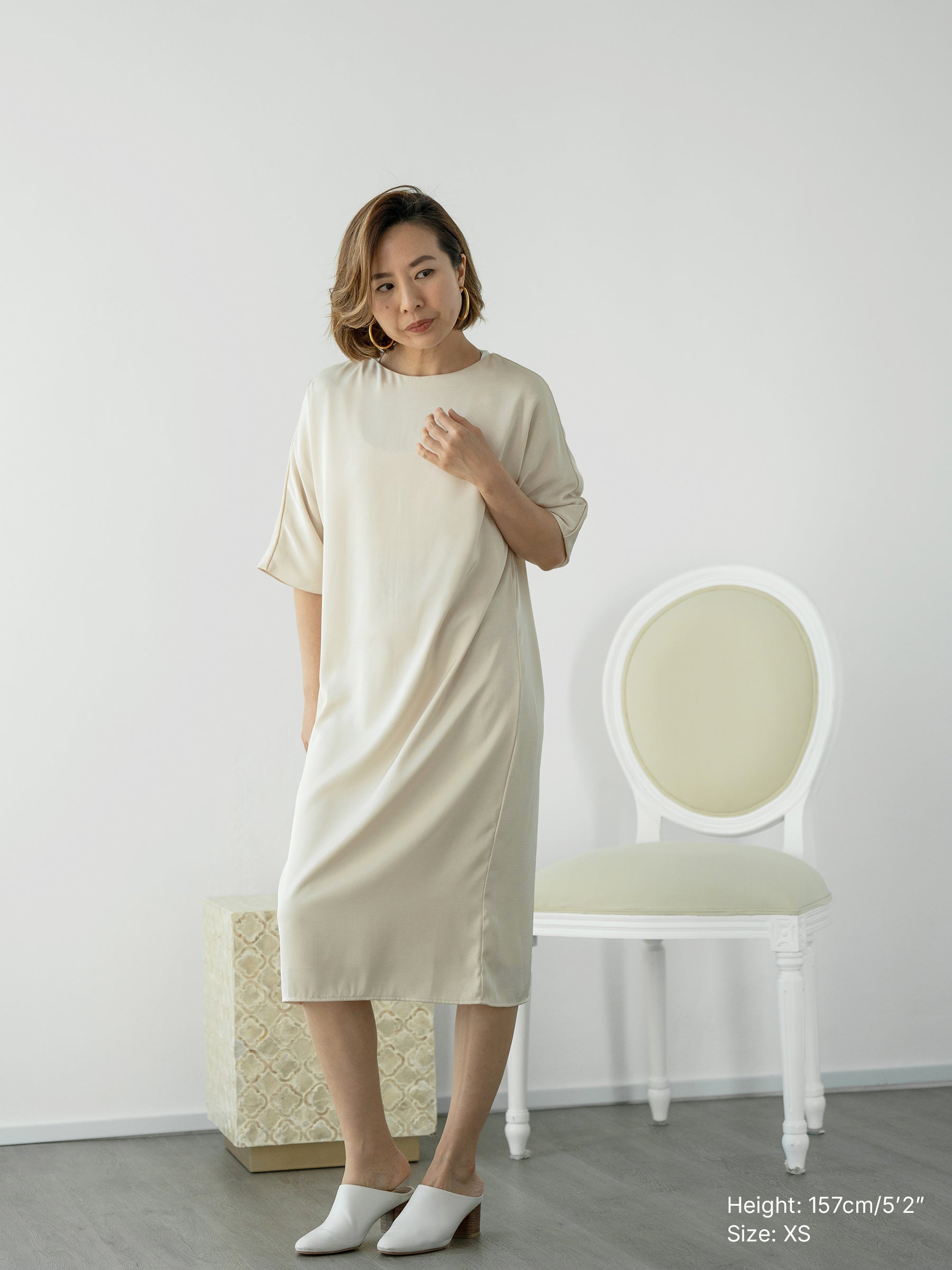 Women's loose-fit half-sleeve midi gold sheen dress