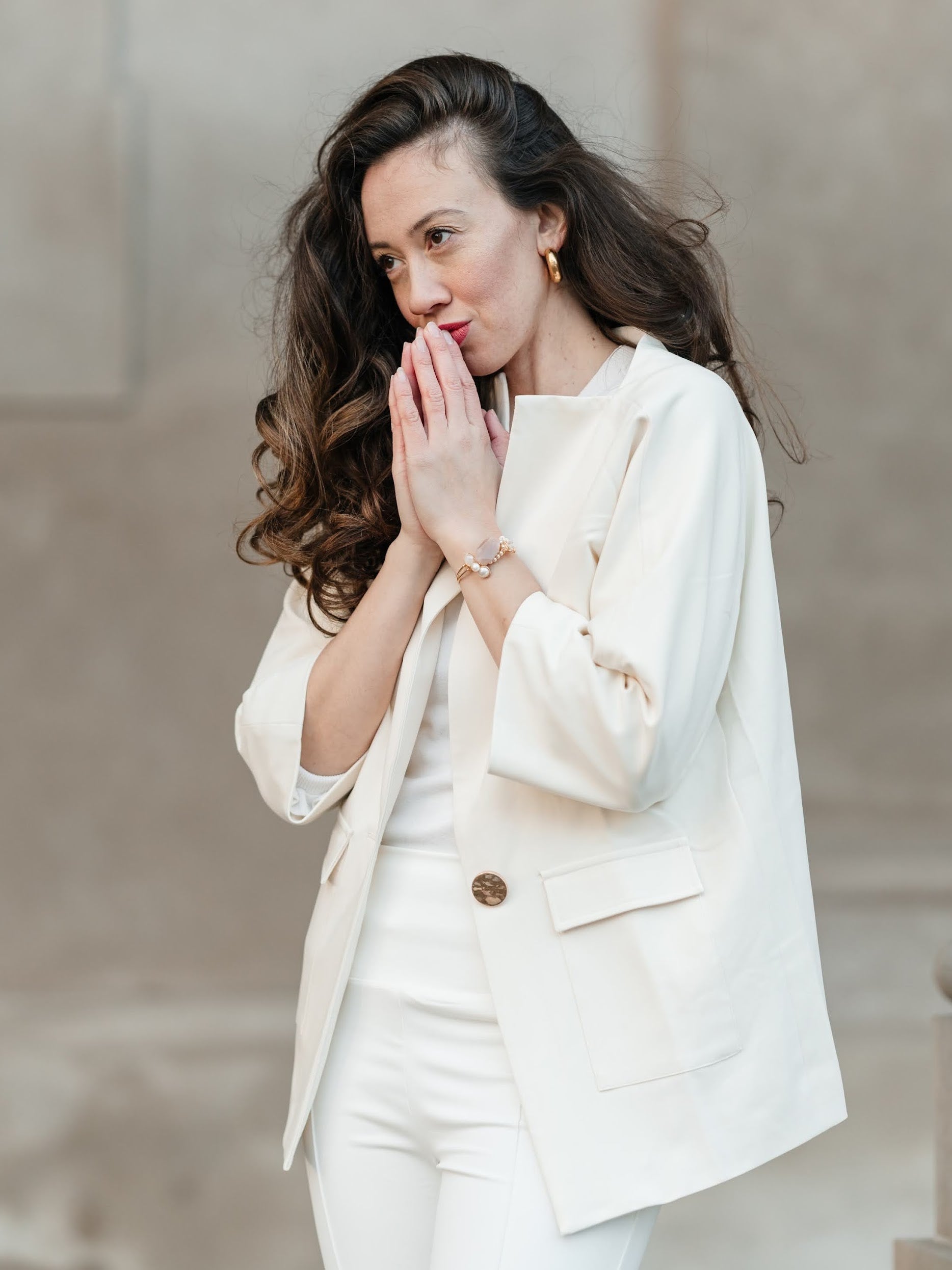 Women's ivory multi-functional blazer jacket with front pockets