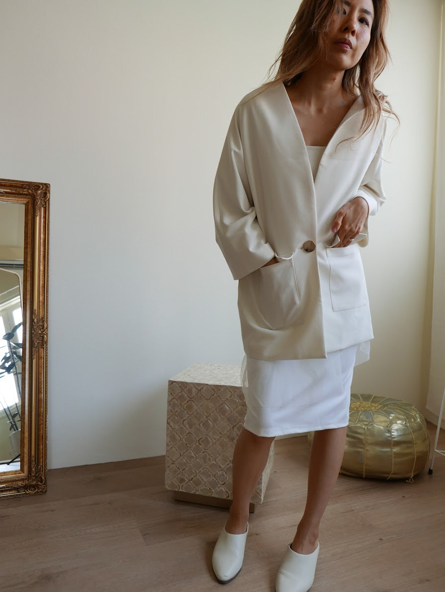 Women's ivory multi-functional blazer jacket with front pockets