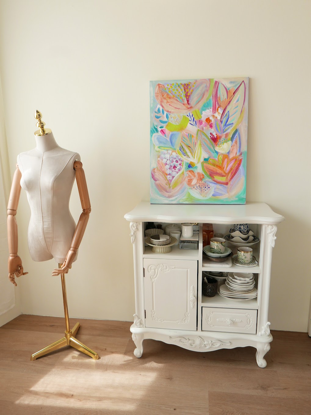 Abstract acrylic original art painting on canvas titled 'Foliage Explosion' by Singaporean artist Hadassah Lau on sale at Hadasity, in Tanglin Mall, Singapore.