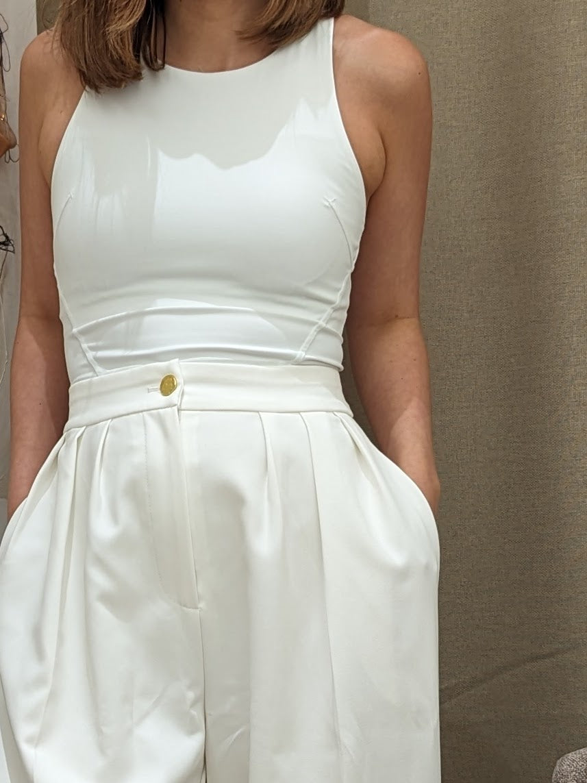 Women's U-shaped neckline activewear padded top in white colour