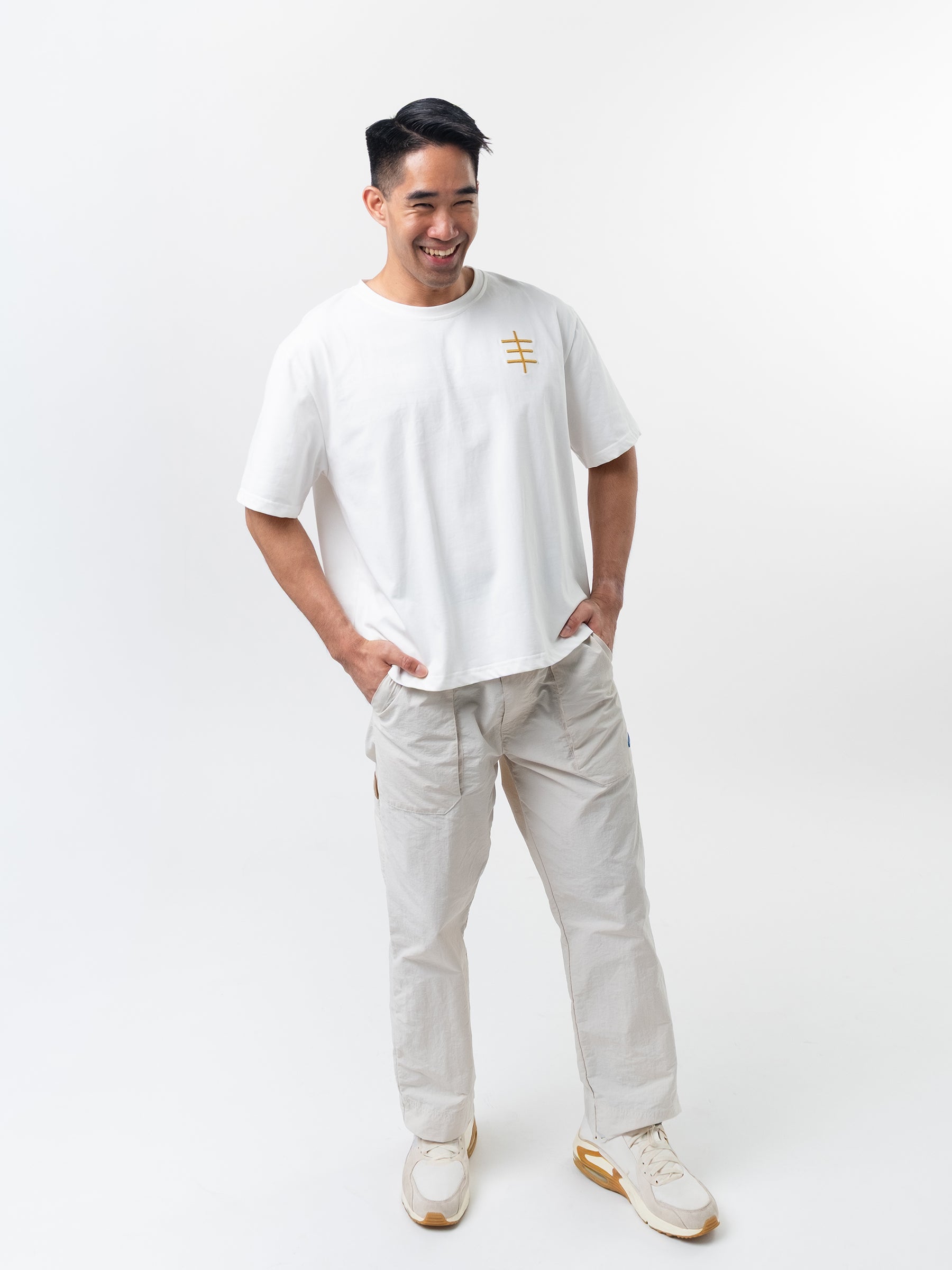 丰 Feng | Everyday White Tee With Embroidery Detail