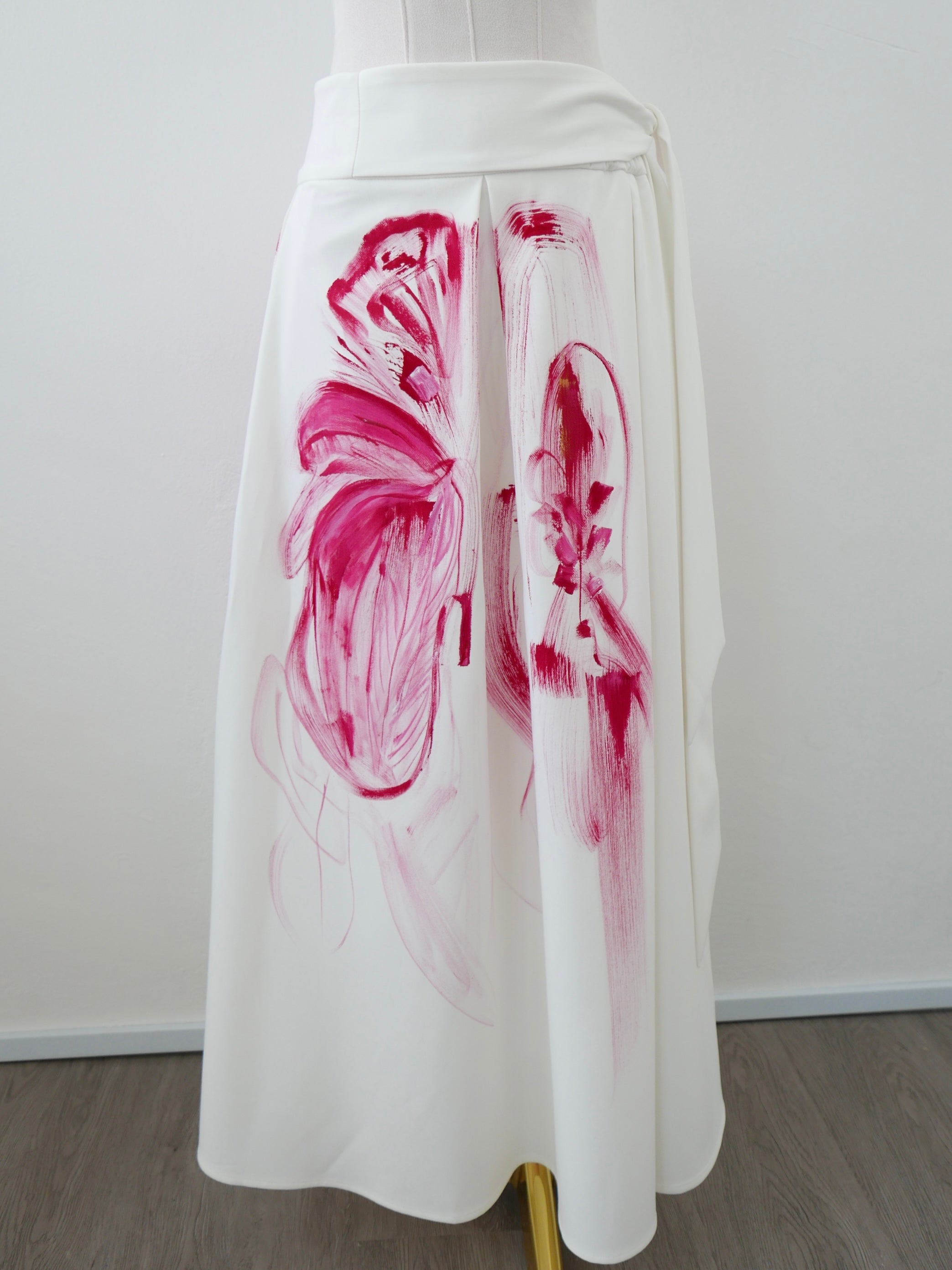 Painted Flow In Light Skirt | S