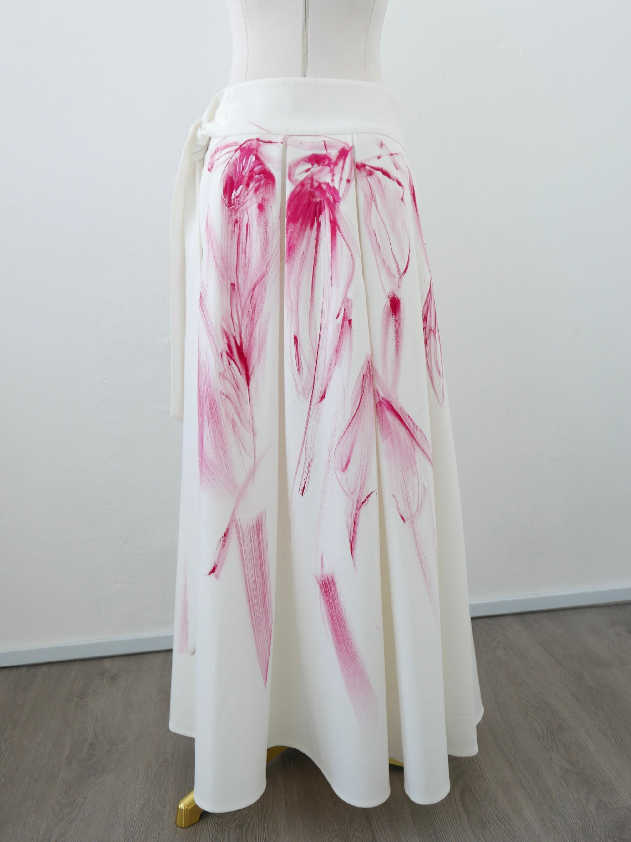 Painted Flow In Light Skirt | L