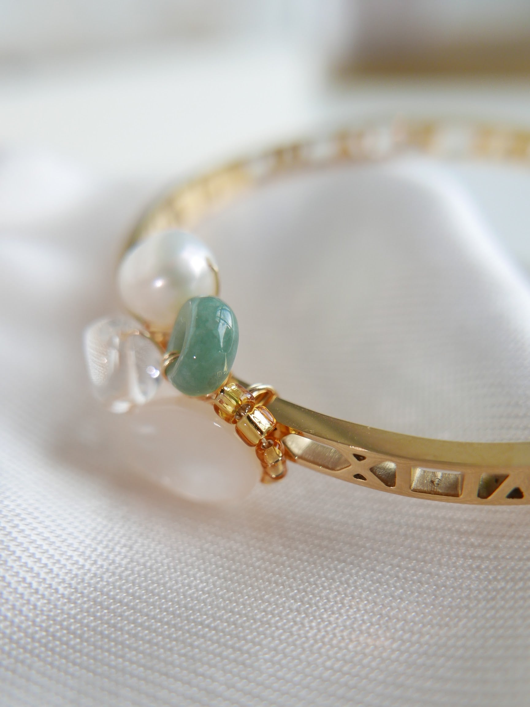 Wired For Light | Jade Quartz Bangle