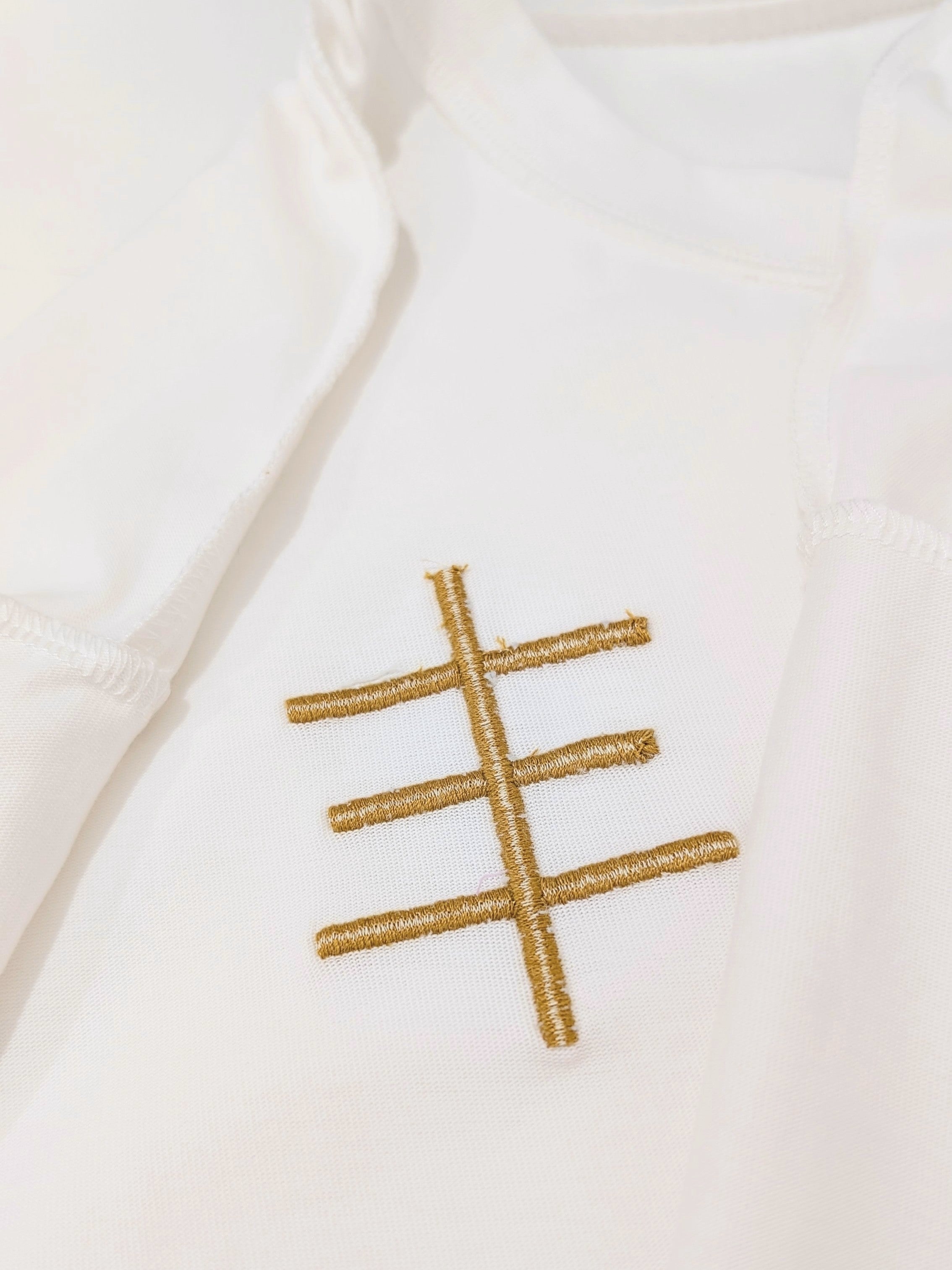 丰 Feng | Everyday White Tee With Embroidery Detail